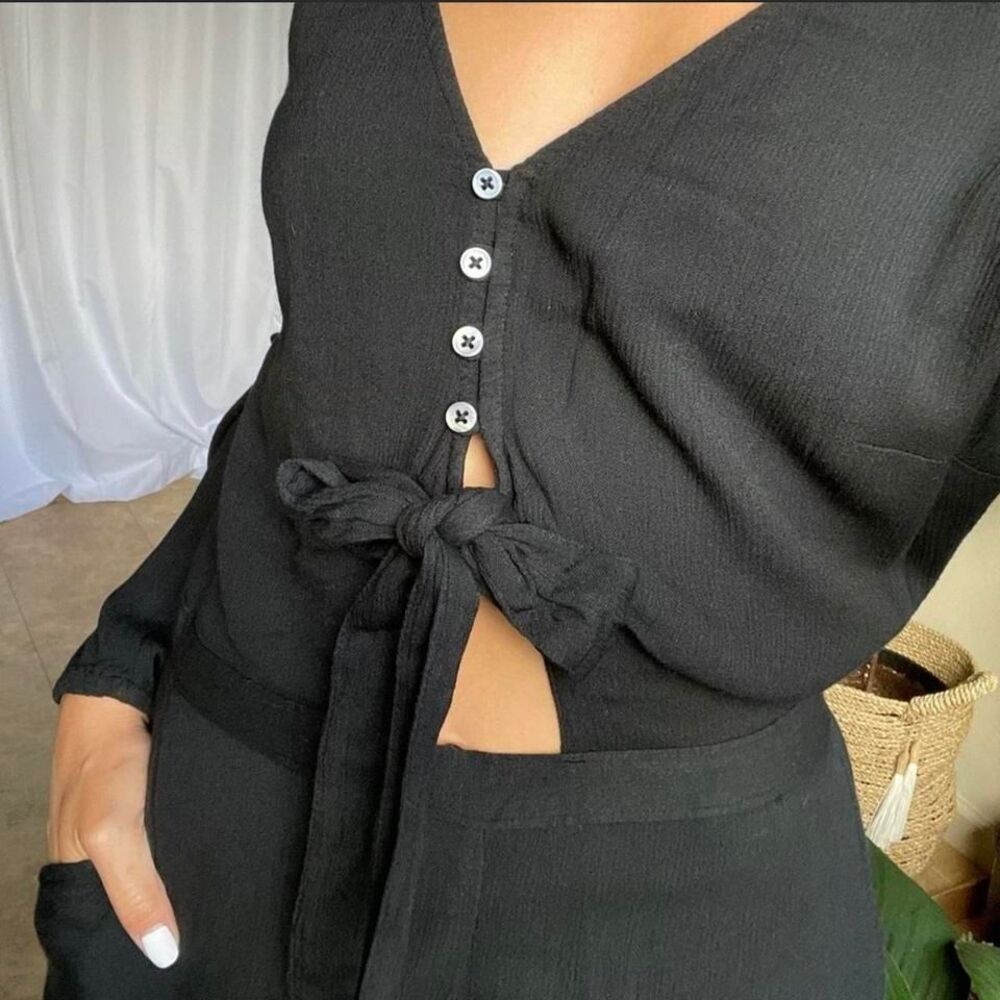 Abercrombie & Fitch Women's Black Playsuit Romper xxs/00‎ cutout tie front